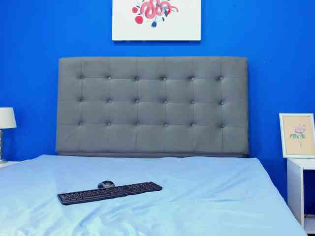 Cristinacurtis webcam