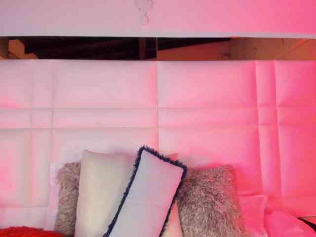 Cherry-Bloom Live Webcam on BongaCams