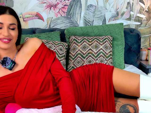 GoldCherry7's BongaCams show and profile