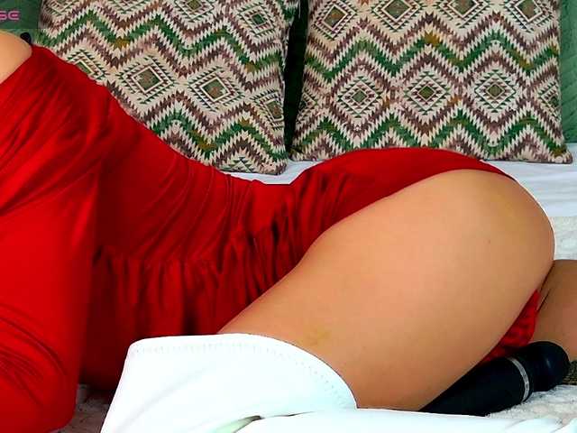 GoldCherry7's BongaCams show and profile