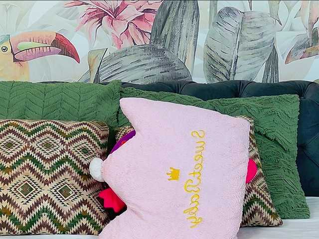 GoldCherry7's BongaCams show and profile