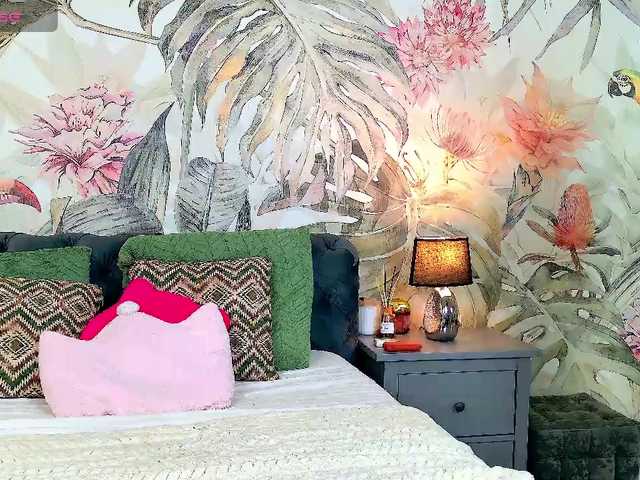 GoldCherry7's BongaCams show and profile