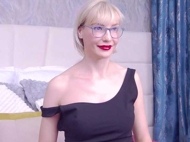 LoreneMoonlight's BongaCams show and profile