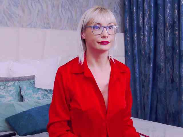 LoreneMoonlight Live Webcam on BongaCams