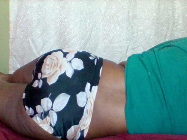 Sexyapple2002 webcam bongacams model stream image