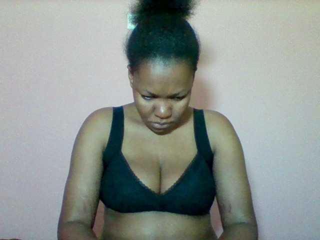 Sexyapple2002 webcam bongacams model stream image