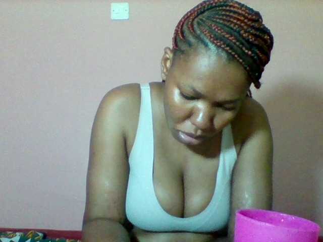 Sexyapple2002 webcam bongacams model stream image