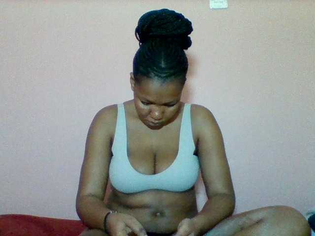 Sexyapple2002 webcam bongacams model stream image