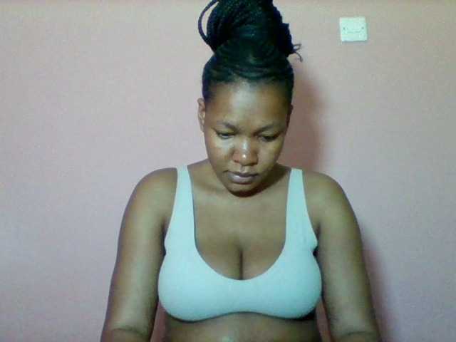 Sexyapple2002 webcam bongacams model stream image