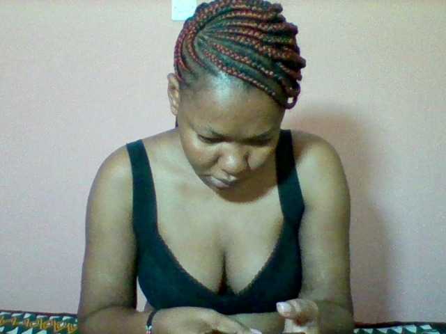 Sexyapple2002 webcam bongacams model stream image