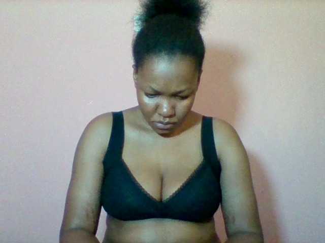 Sexyapple2002 webcam bongacams model stream image