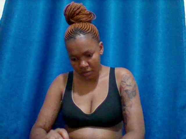 Sexyapple2002 Live Webcam on BongaCams