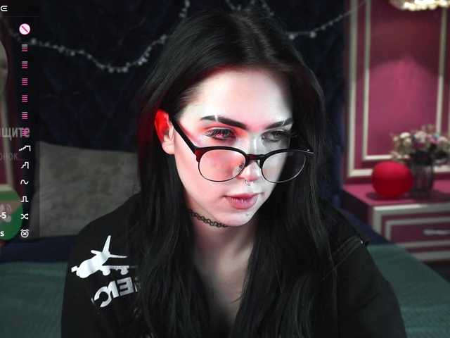 JuicyJess's BongaCams show and profile