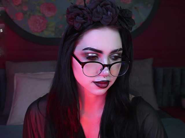 JuicyJess's BongaCams show and profile