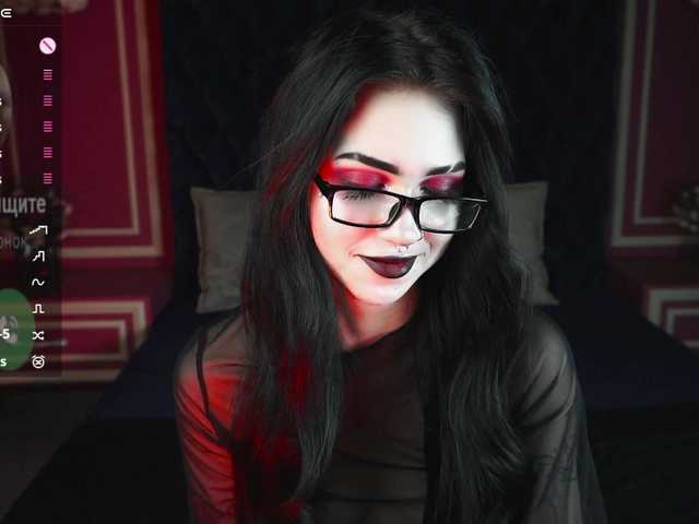 JuicyJess's BongaCams show and profile