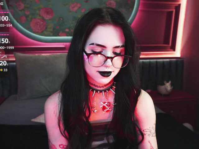 JuicyJess's BongaCams show and profile