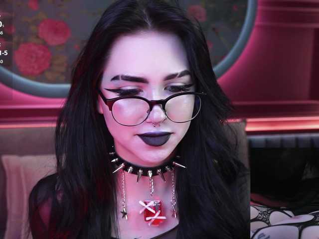 JuicyJess's BongaCams show and profile