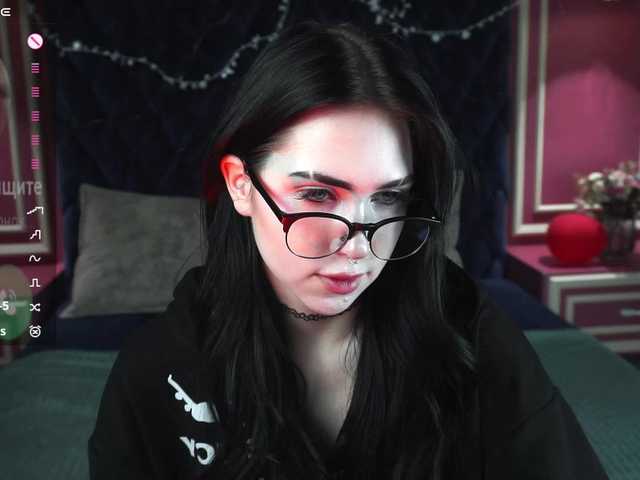 JuicyJess's BongaCams show and profile