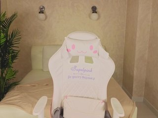 Kiana-White Porn Show