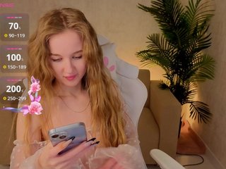 Kiana-White Porn Show