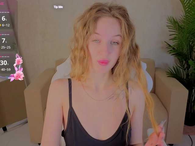 Kiana-White's BongaCams show and profile