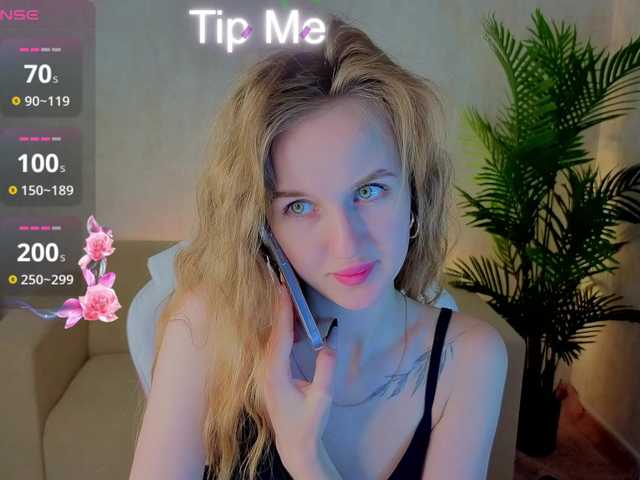 Kiana-White's BongaCams show and profile