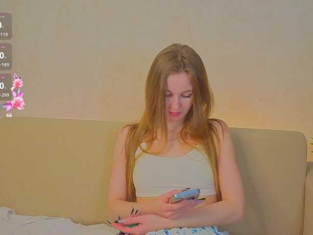 Kiana-White's BongaCams show and profile