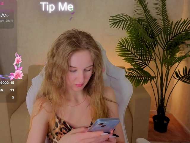 Kiana-White's BongaCams show and profile