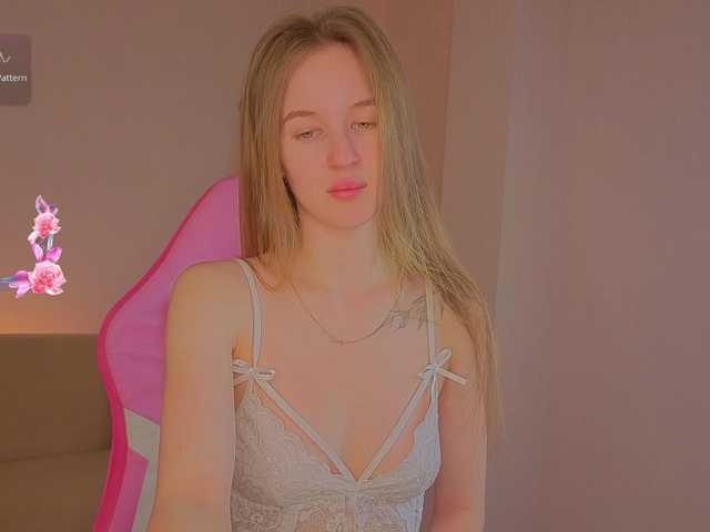 Kiana-White's BongaCams show and profile