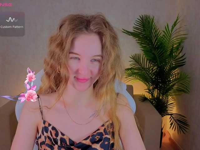 Kiana-White's BongaCams show and profile