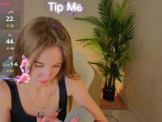 Kiana-White's BongaCams show and profile