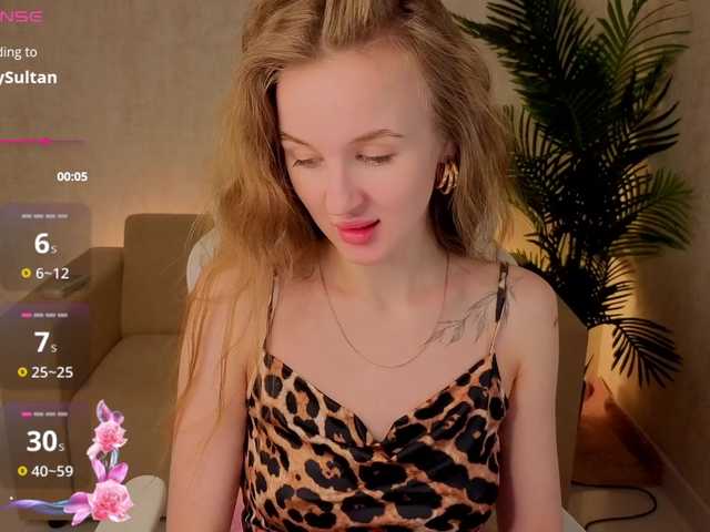 Kiana-White's BongaCams show and profile