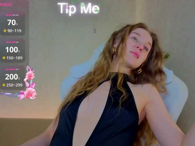 Kiana-White's BongaCams show and profile