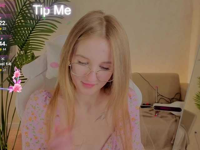  Kiana-White chat room