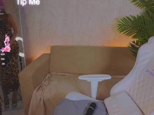 Kiana-White's BongaCams show and profile