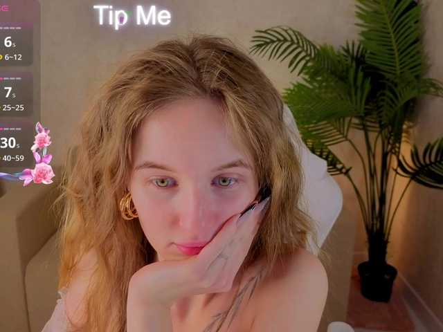 Kiana-White's BongaCams show and profile