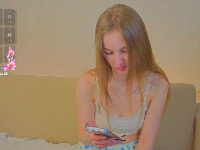 Kiana-White's BongaCams show and profile