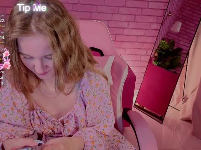 Kiana-White's BongaCams show and profile