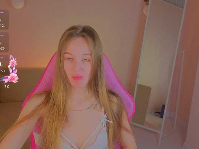 Kiana-White's BongaCams show and profile