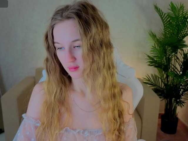 Kiana-White's BongaCams show and profile