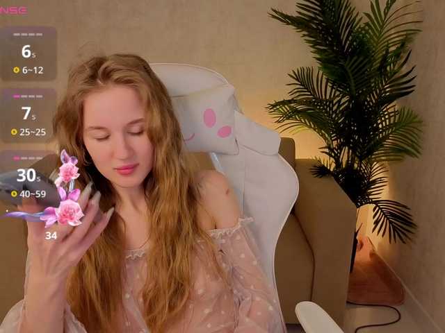 Kiana-White's BongaCams show and profile