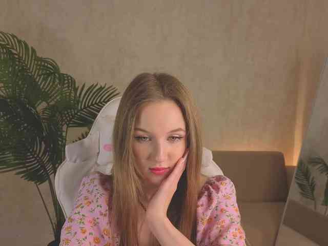 Kiana-White webcam