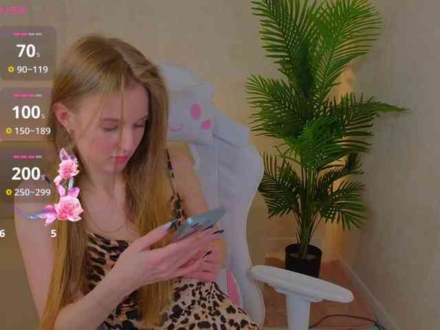 Kiana-White Live Webcam on BongaCams