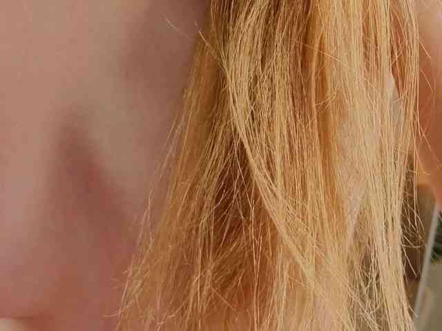 Kiana-White webcam