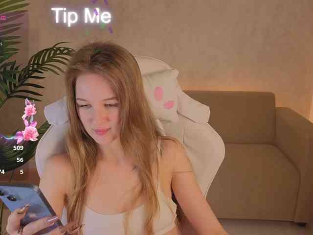 Kiana-White webcam