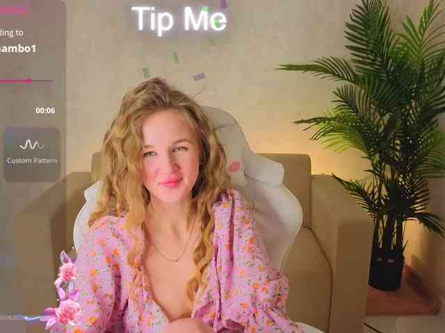Kiana-White Live Webcam on BongaCams