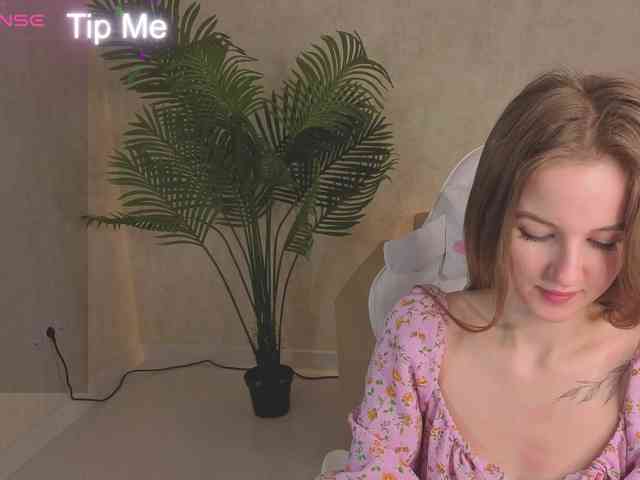 Kiana-White webcam
