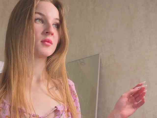 Kiana-White webcam