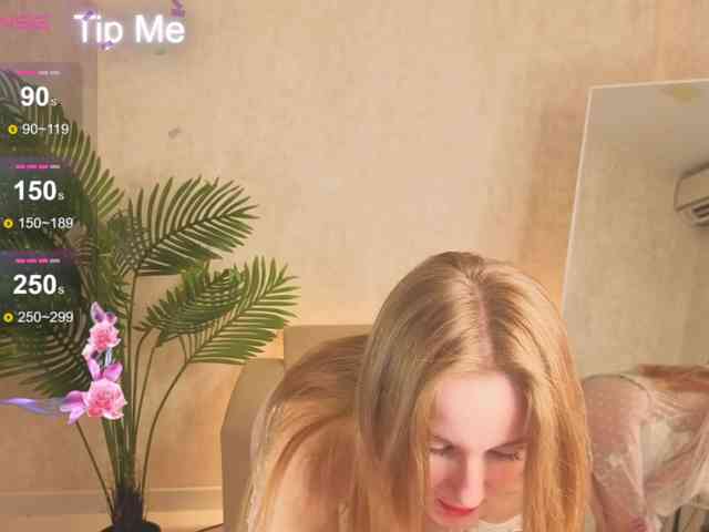 Kiana-White webcam