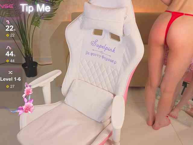 Kiana-White webcam
